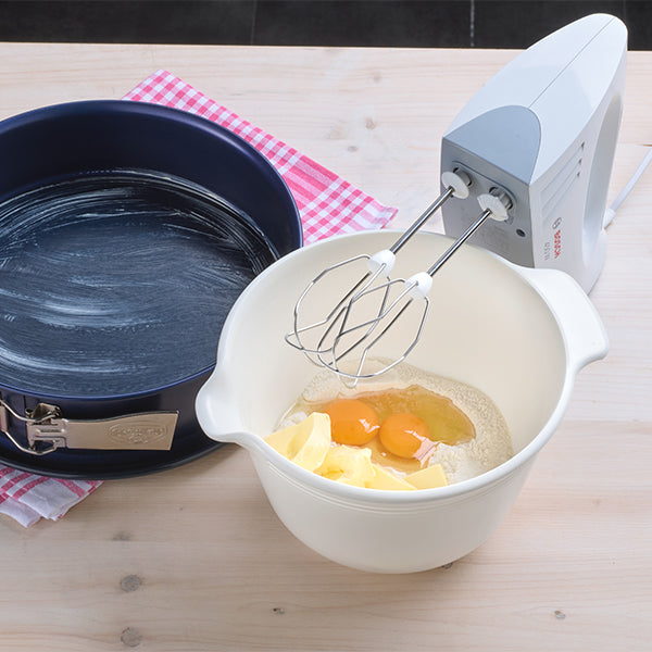 Dr Oetker Backmischung Erdbeer Zeit Joghurt-Sahne-Torte 175g – Anwendungsansicht