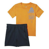 Kinder-Sportset von Reebok für Babys, inklusive passender Trainingskleidung und sportlicher Ausstattung, in frischen Farben.