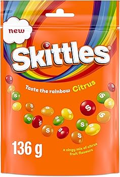 Skittles Rainbow Citrus Kaudragees mit knuspriger Zuckerhülle und Fruchtsaftkonzentrat – Detailansicht