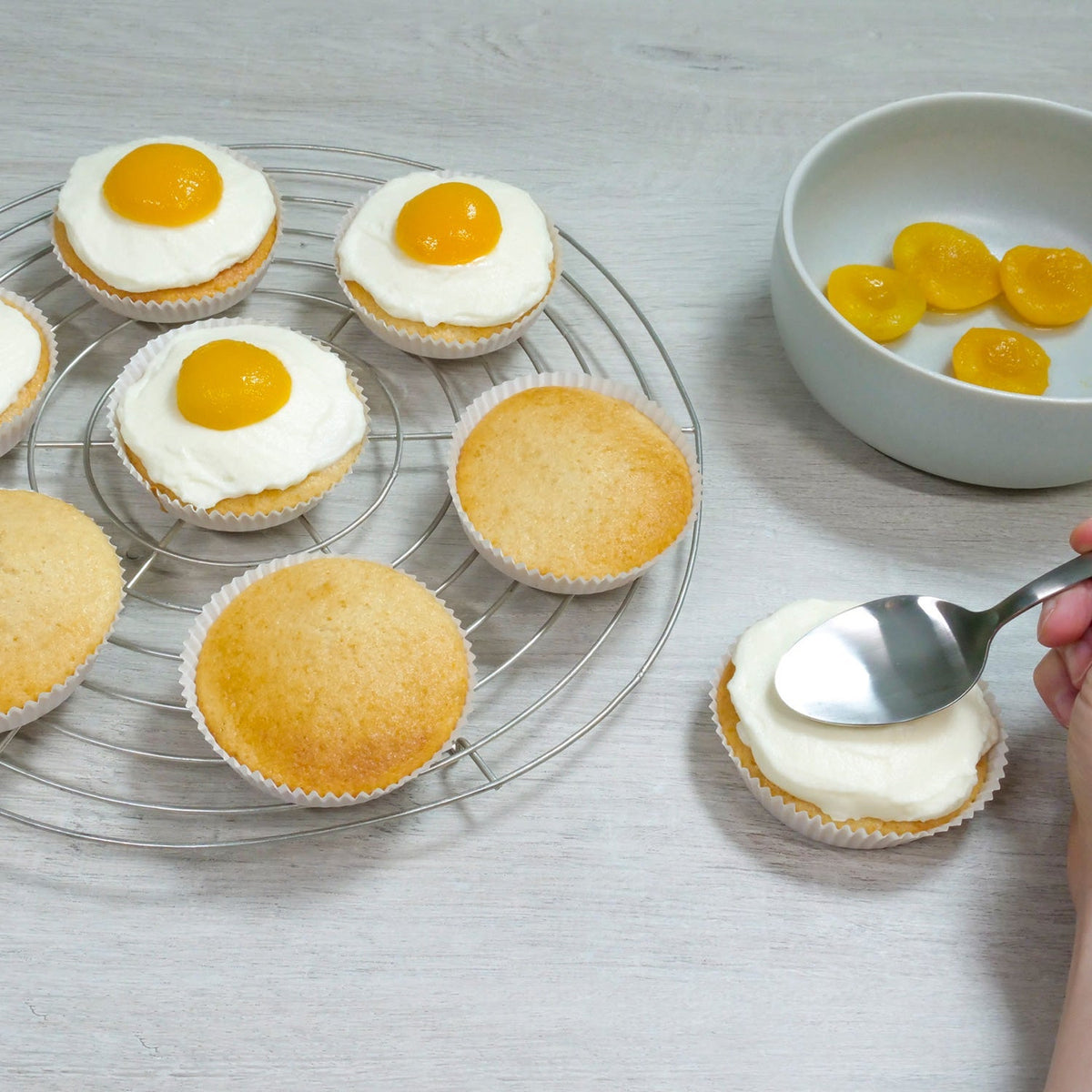 Dr Oetker Easter Spiegelei Törtchen Backmischung 175g – Seitenansicht
