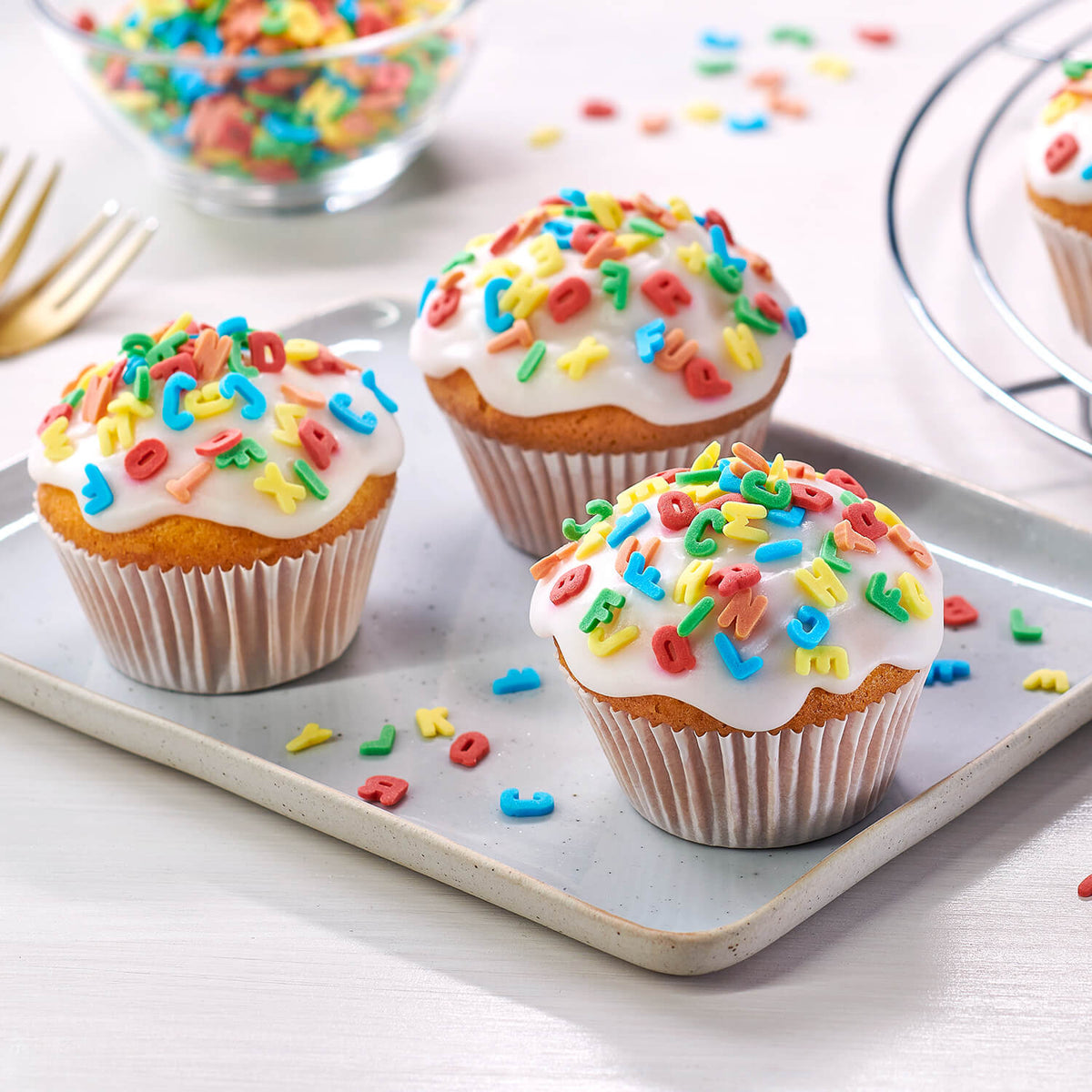 Dr Oetker Für Buchstaben Spass Bunter Mix Kuchendekoration 175g – Seitenansicht